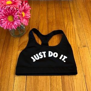 Nike Sport Bra VGUC‎ Size Small 🖤